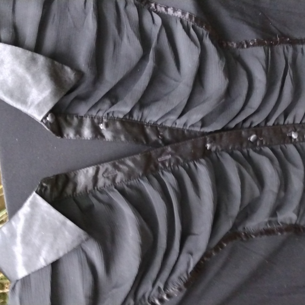 Tuxedo inspired ruched button down top sz. 2XL
